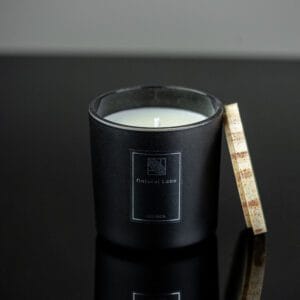 Vela Aromática Labo Glass & Wood Preto 180g